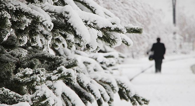 Isparta da kar yağışı; ulaşım aksadı