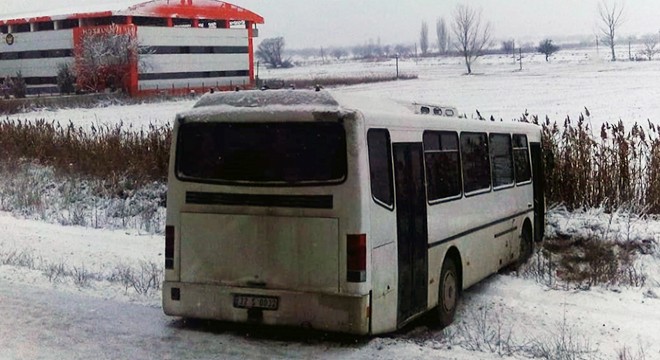 Isparta da zincirleme kazada 2 si polis 3 kişi yaralandı