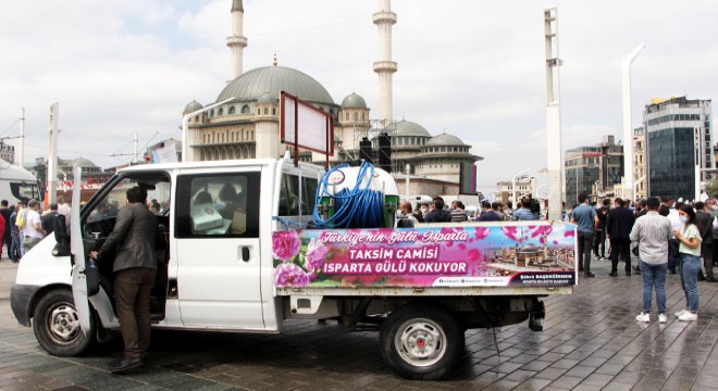 Isparta dan Taksim de yapılan camiye 25 ton gül suyu
