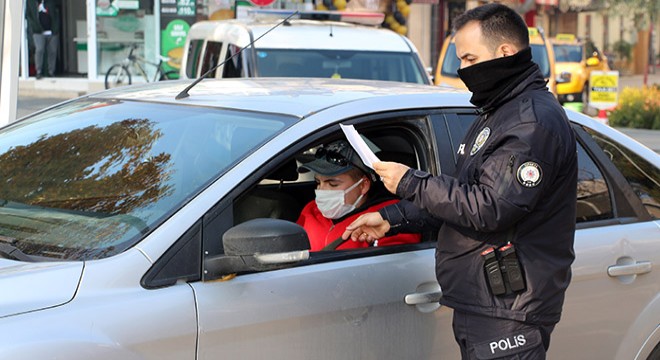 Isparta sokakları, kısıtlamada sessizliğe büründü