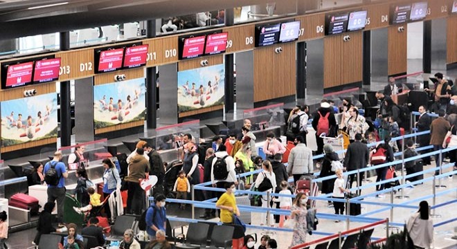 İstanbul Havalimanı'nda bayram tatili yoğunluğu