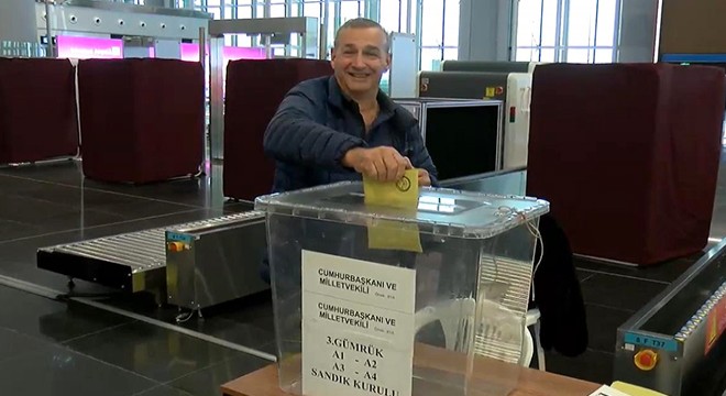 İstanbul Havalimanı'nda oy verme işlemi başladı