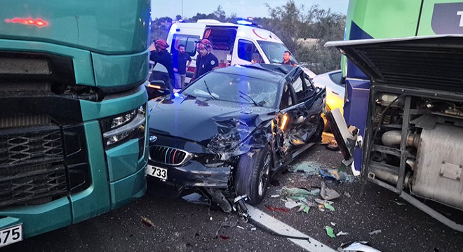İstanbul-İzmir Otoyolu'nda zincirleme kaza: 11 yaralı