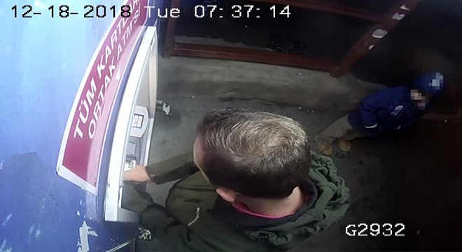 ATM'lerden kart kopyalayan 5 kişilik çete yakalandı