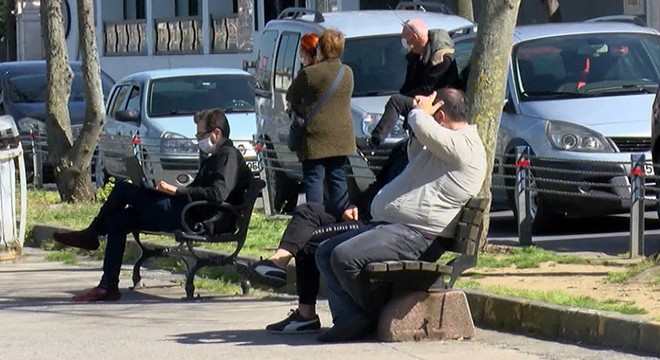 İstanbul'da çok sayıda kişi sahillere akın etti
