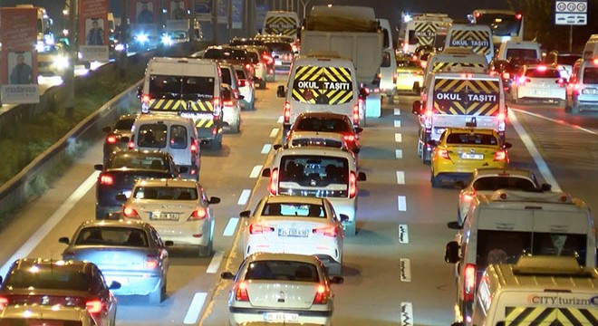İstanbul'da haftanın ilk iş gününde trafik yoğunluğu