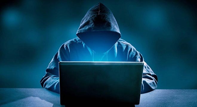 İstanbul'da internet dolandırıcılarına operasyon