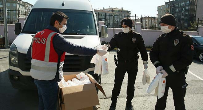 İstanbul'da kolonya ve maske dağıtımı tamamlandı
