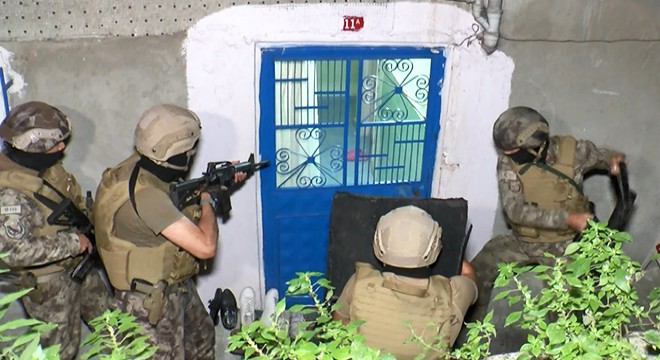 İstanbul'da operasyonda hareketli anlar