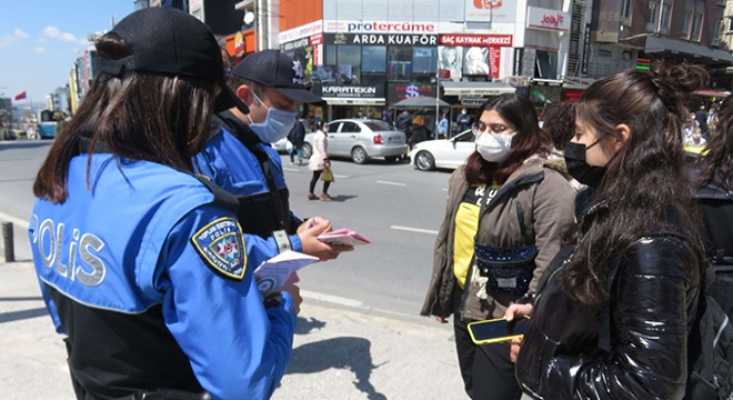 İstanbul'da polisler KADES'i tanıttı