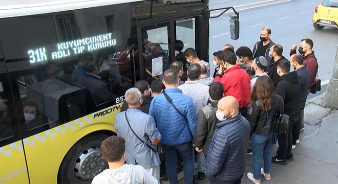 İstanbul'da toplu ulaşımda yoğunluk