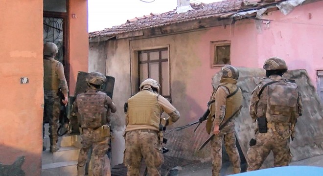 İstanbul'da uyuşturucu tacirlerine şafak operasyonu