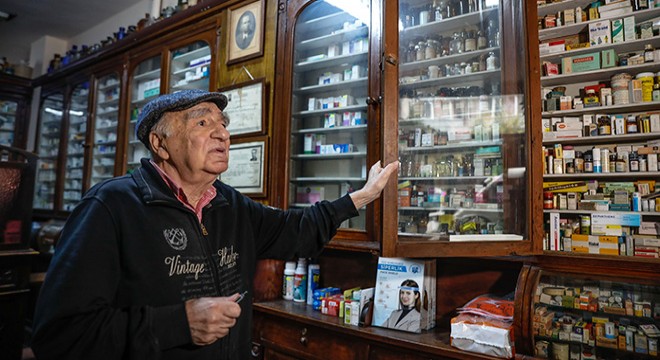 İstanbul'un en eski eczanesi 119 yıldır şifa dağıtıyor