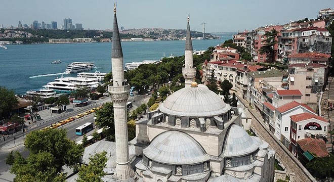 İstanbul'un iki yakasında aynı ismi taşıyan iki cami