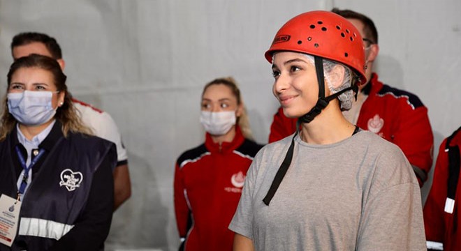 İstanbul'un kadın itfaiyeci adayları sınavda