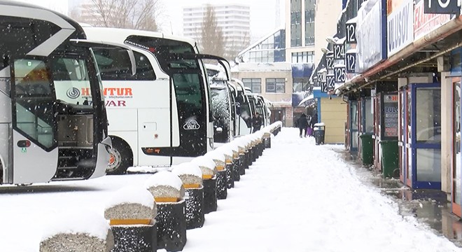 İstanbul da otogarlarda seferler durduruldu