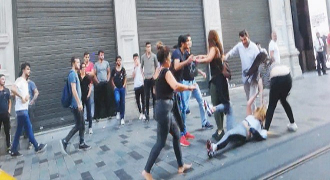 İstiklal Caddesi'nde 'meydan savaşı'