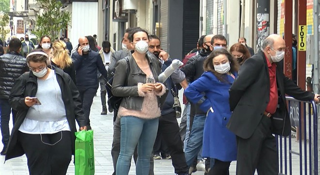 İstiklal Caddesi bugün de yoğun