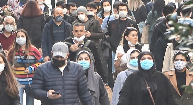 İstiklal Caddesi’nde yoğun kalabalık