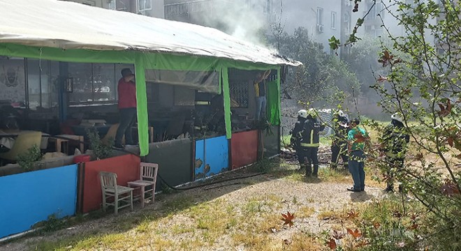 İşyerinde çıkan yangın, büyümeden söndürüldü
