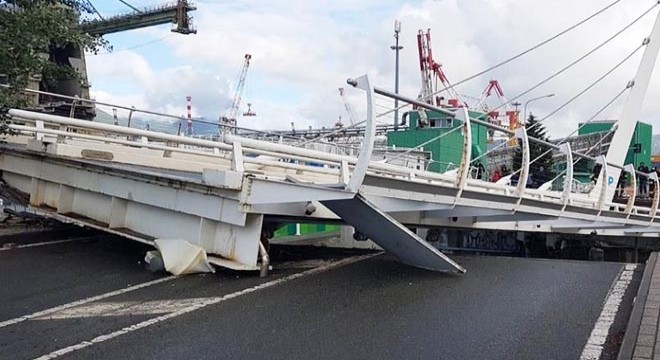 İtalya’da köprü çöktü