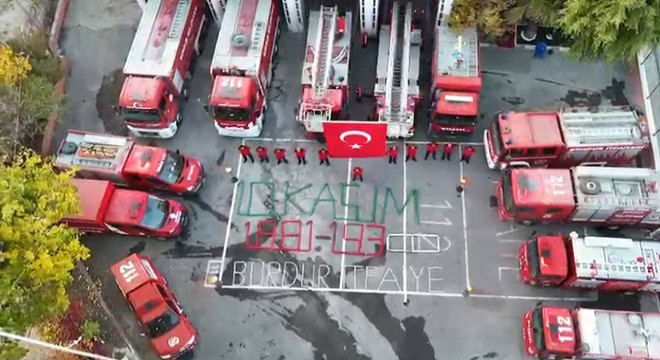 İtfaiyeciler Atatürk ü andı