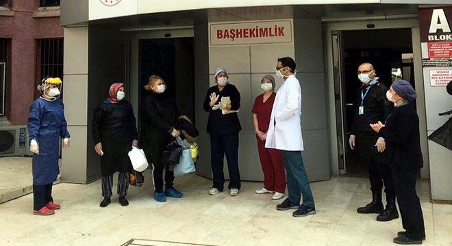 İyileşen 14 hasta alkışlarla uğurlandı