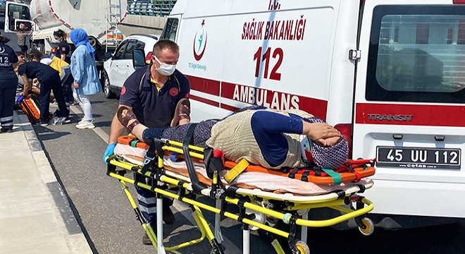 İzmir- Ankara kara yolunda 2 ayrı kaza; 11 yaralı