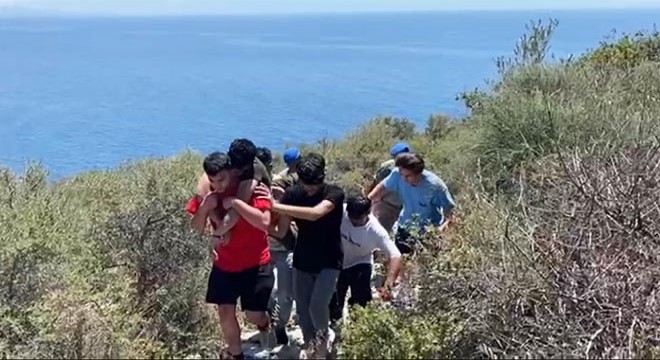 İzmir'de 143 göçmen yakalandı
