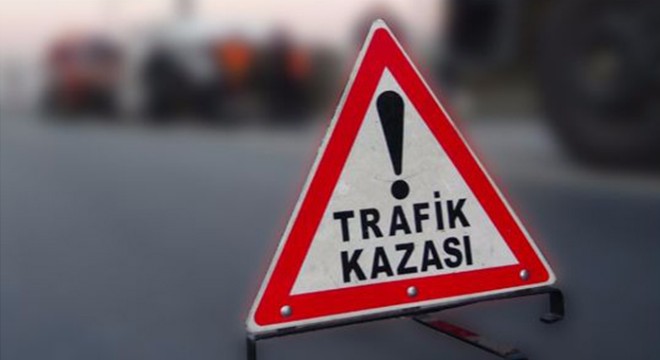 İzmir'de 2 otomobil çarpıştı: 7 yaralı