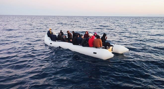 İzmir'de 78 kaçak göçmen kurtarıldı