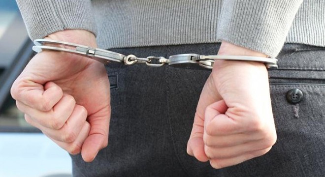 İzmir'de FETÖ operasyonu: 17 gözaltı