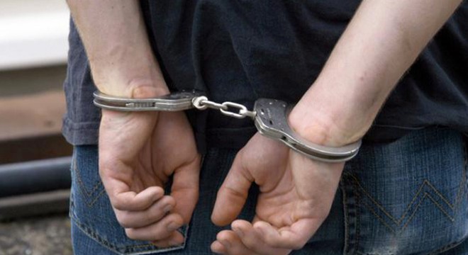 İzmir'de FETÖ operasyonu: 23 gözaltı