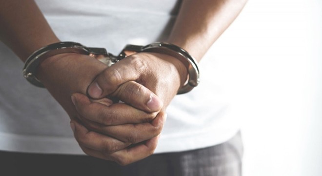 İzmir'de FETÖ operasyonuna 1 tutuklama