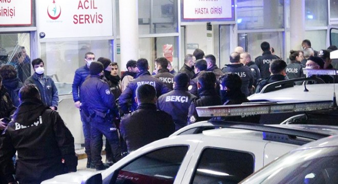İzmir'de bıçaklı kavga: 1'i polis, 8 yaralı