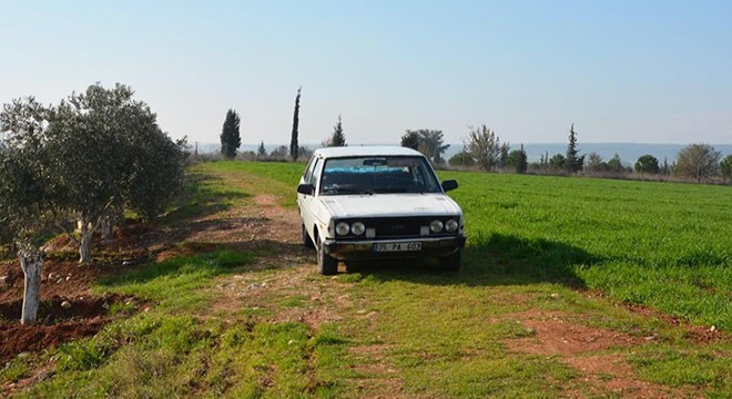 İzmir'de otomobil içinde ceset bulundu
