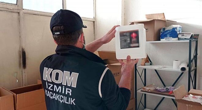 İzmir'de yılbaşı öncesi 2 ton sahte etil alkol ele geçirildi