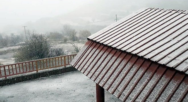 İzmir'e kar yağdı