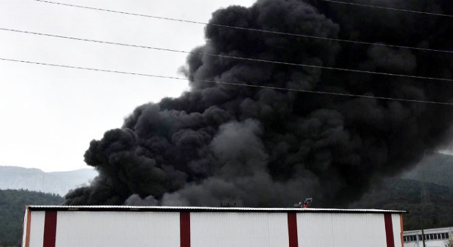 İzmir de atık deposunda yangın
