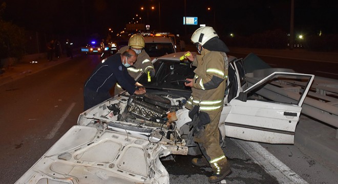 İzmir de trafik kazası: 1 i ağır 3 yaralı