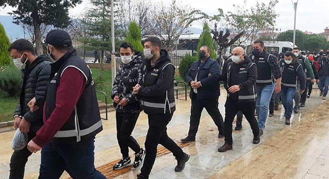 İzmir deki  Tırpan  operasyonunda 11 tutuklama