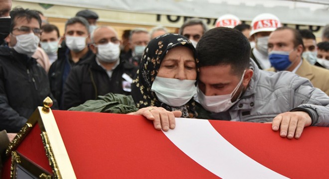 İzmir, şehidini son yolculuğuna uğurladı