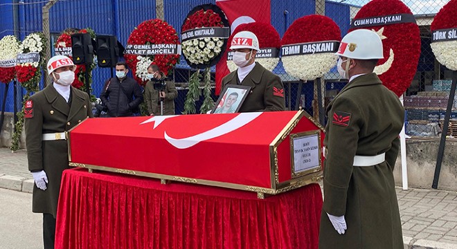 İzmirli şehit asker son yolculuğuna uğurlandı
