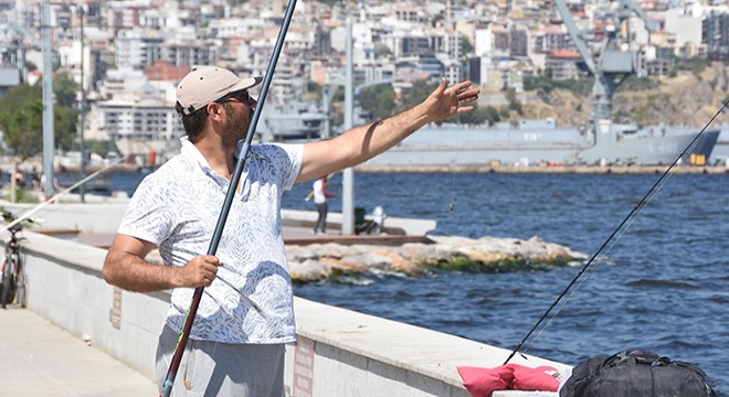 İzmirliler, yasak sonrası sahillere koştu