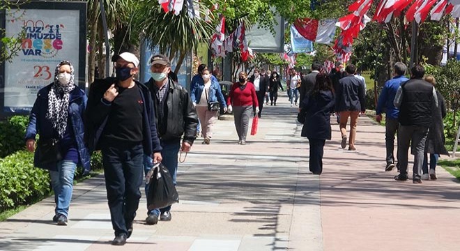 İzmit'te güzel hava insanları sokağa döktü