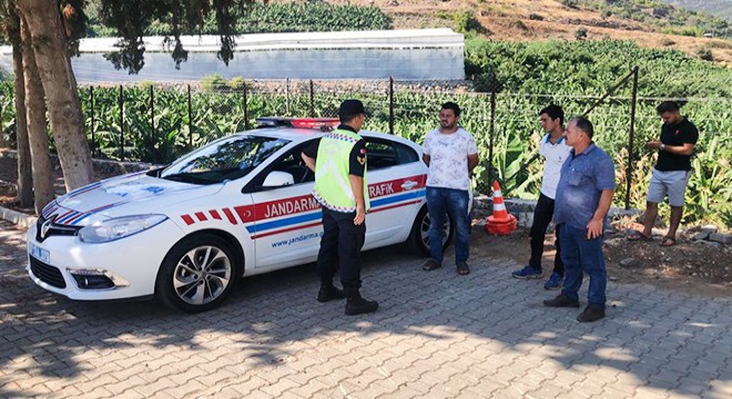 Jandarma öğrenci servisi sürücülerini bilgilendirdi