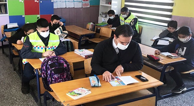 Jandarma öğrencilerle buluştu