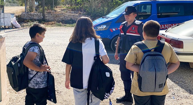 Jandarma okul çevrelerini denetledi