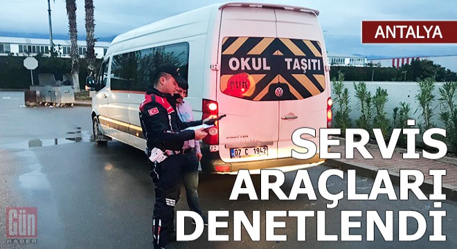 Jandarma servis araçlarını denetledi