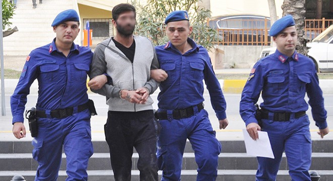 Jandarma şüpheliyi dere yatağında yakaladı